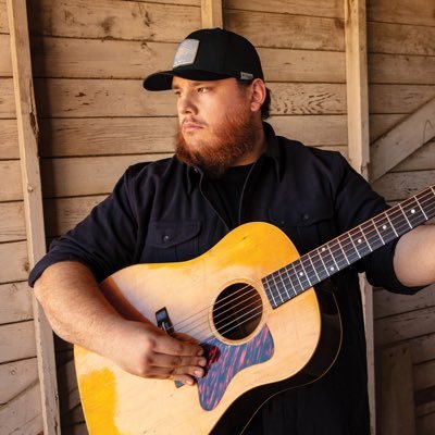 Luke Combs at Bryce Jordan Center